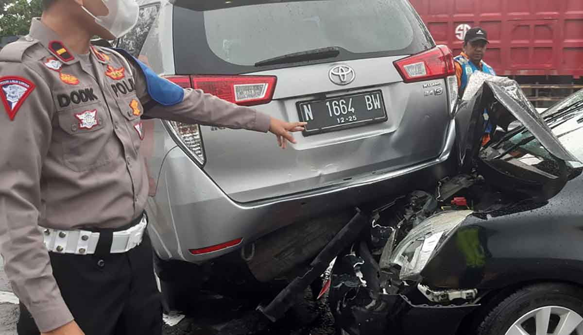 Kecelakaan beruntun di KM 759 ruas Tol Sidoarjo menuju Kejapanan, Rabu (16/11/2022)