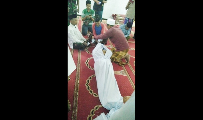Saat dilakukan prosesi sumpah pocong.