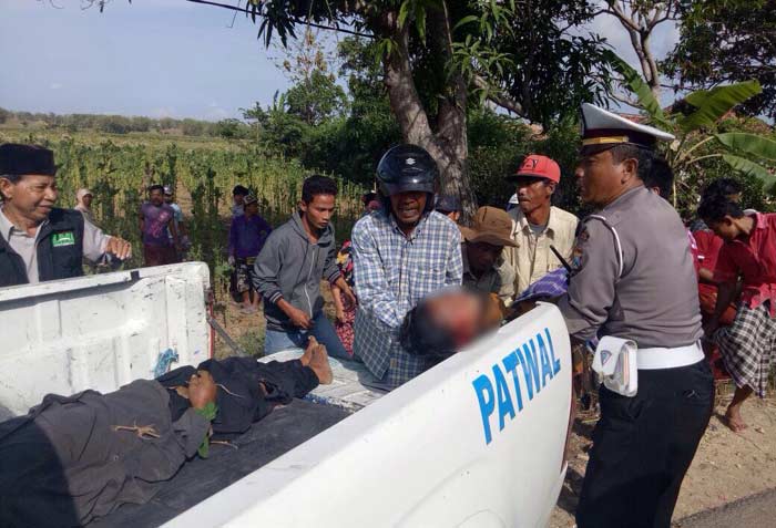 Tabrakan Maut Sepeda Motor vs Dump Truk di Raya Kemuning Sampang