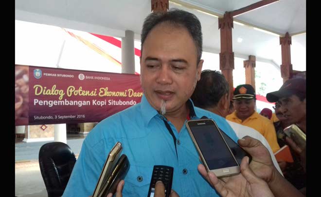 Didik, Salah Satu Petani Kopi di Situbondo. foto: BANGSAONLINE