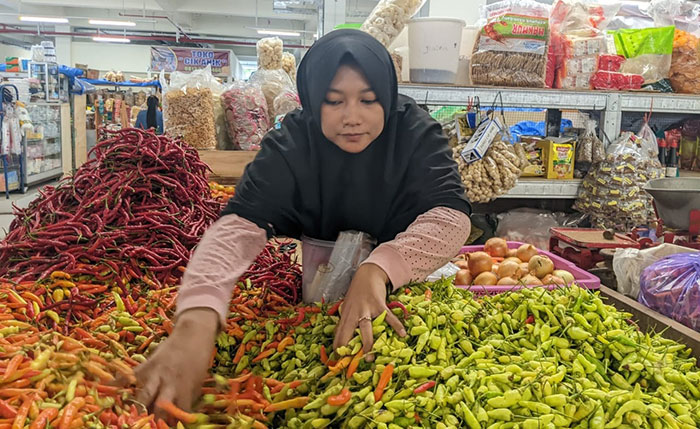 Pedagang sayuran di Pasar Besar Ngawi.