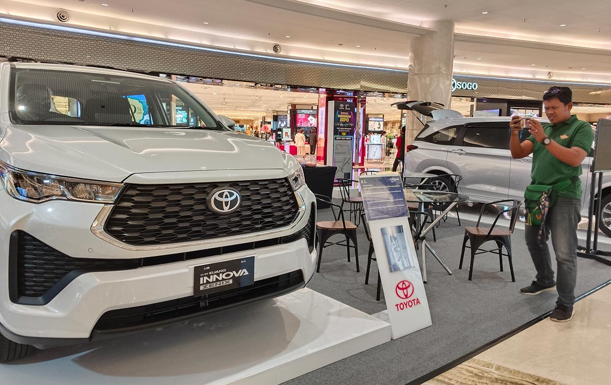 Toyota Ramadan Expo yang digelar di Atrium LG Prestige Pakuwon Mall Surabaya. foto: YUDI A/ BANGSAONLINE