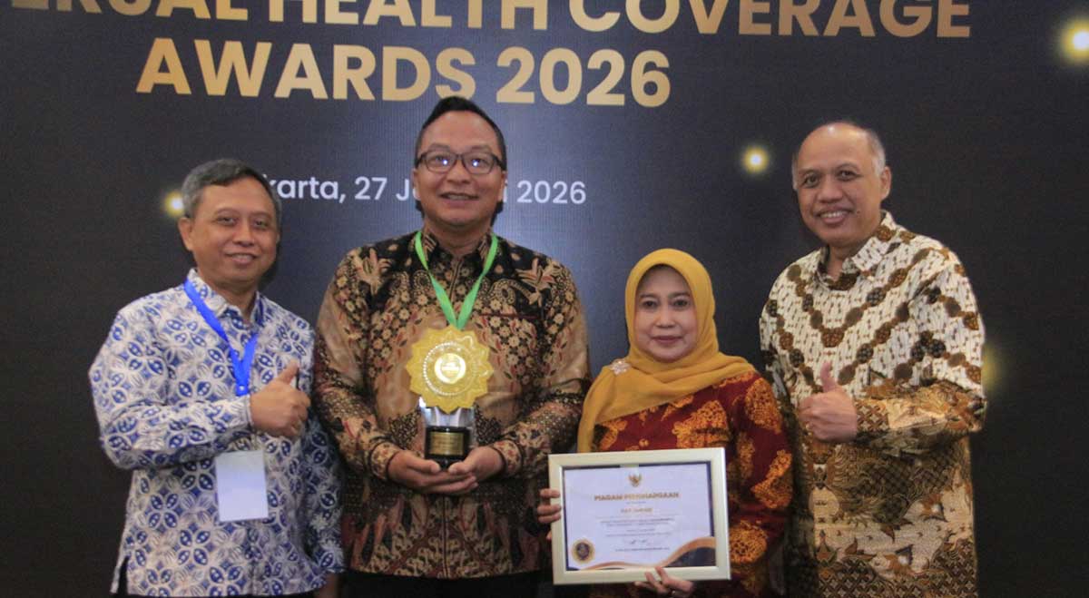 UHC Awards 2026 Kategori Madya yang diterima jajaran pejabat dari Kota Pudak.