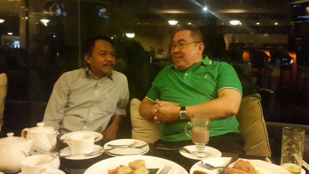 Gubernur Bengkulu Ridwan Mukti berbincang santai dengan M Mas