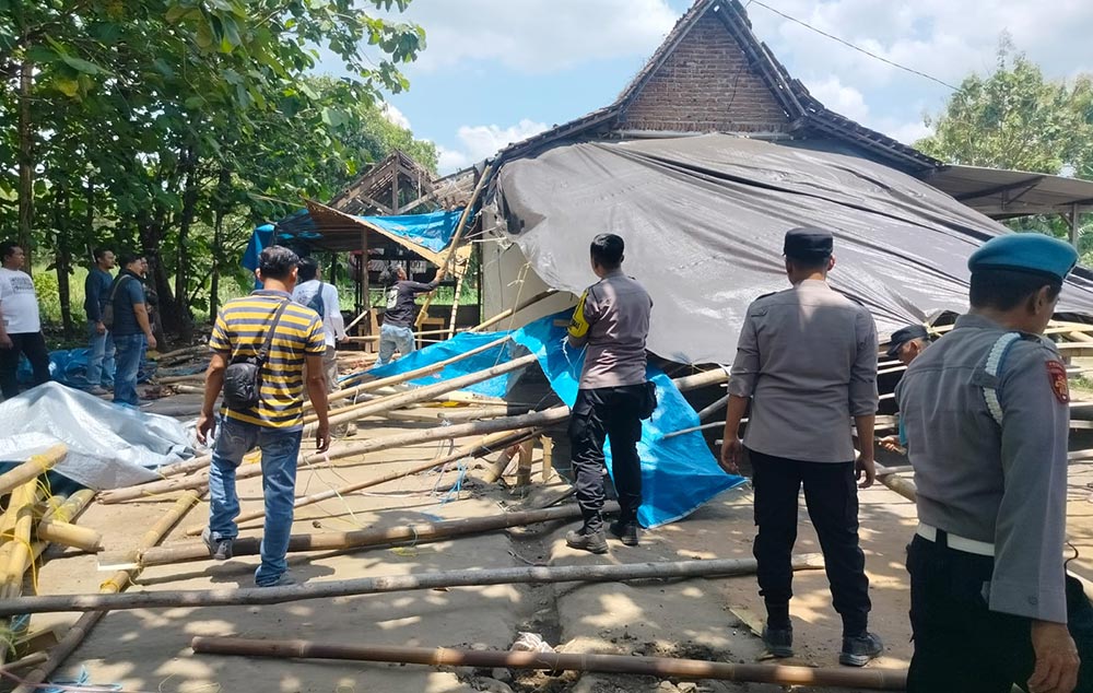 Tim Gabungan Polres Magetan Bongkar Arena Judi Sabung Ayam di Desa Setren