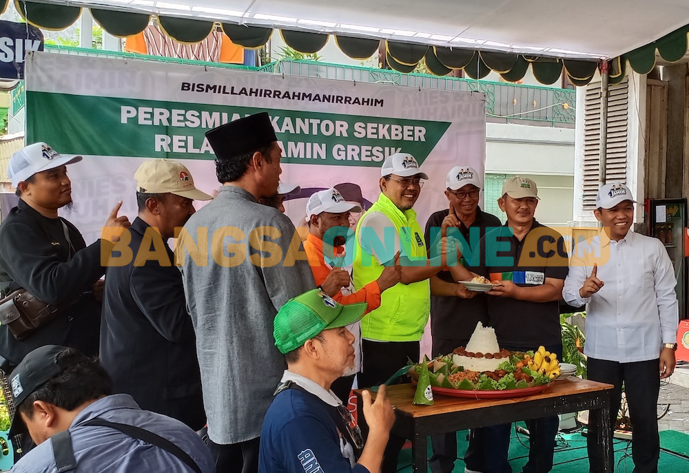 Jazilul Fawaid, Achmad Effendy dan Thoriqul Haq saat peresmian Sekber Relawan AMIN (Foto: SYUHUD/BANGSAONLINE)