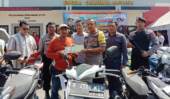 Polres Bangkalan Gelar Expo Pengembalian Barang Bukti