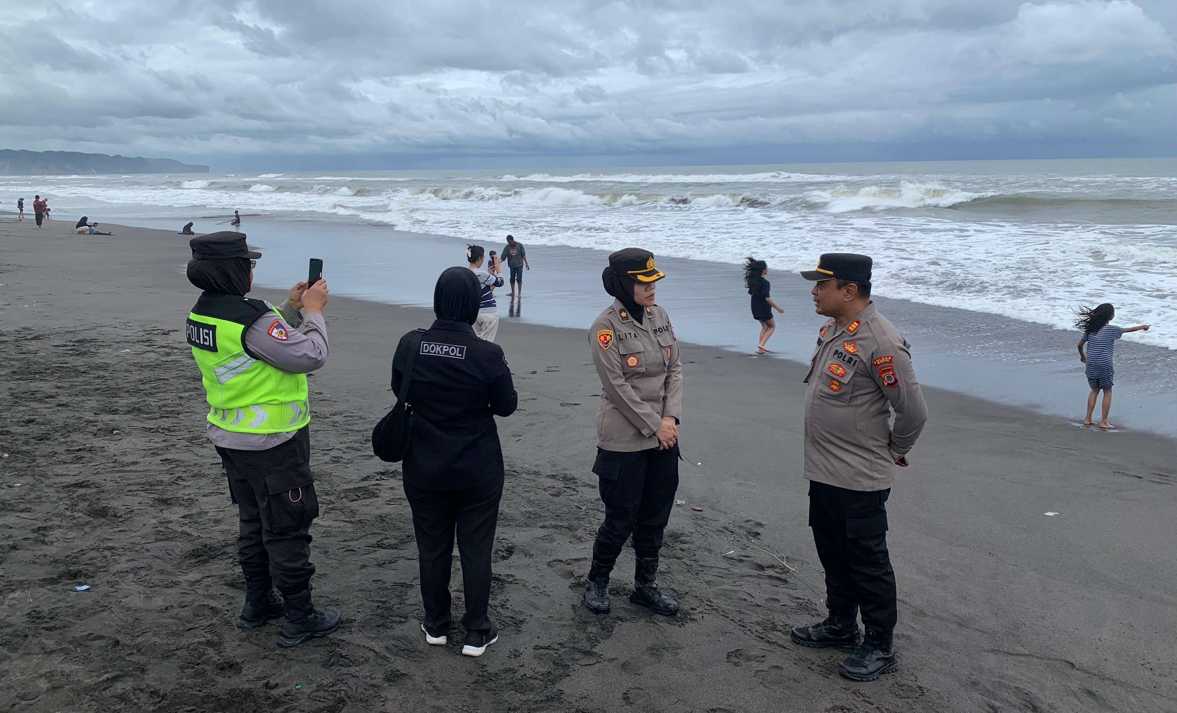 Patroli yang digelar kepolisiaj setempat di wisata pantai parangtritis