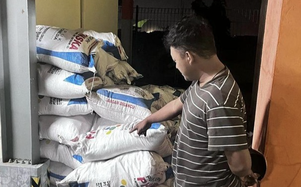 Jual Pupuk Subsidi Secara Ilegal, Ketua Kelompok Tani di Driyorejo Dibekuk Satreskrim Polres Gresik