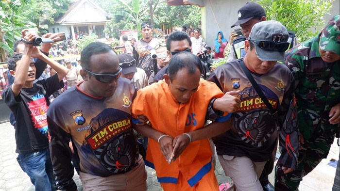 Rohmat, residivis kambuhan berjalan pincang setelah dihadiahi timah panas oleh Tim Cobra Satreskrim Polres Lumajang.
