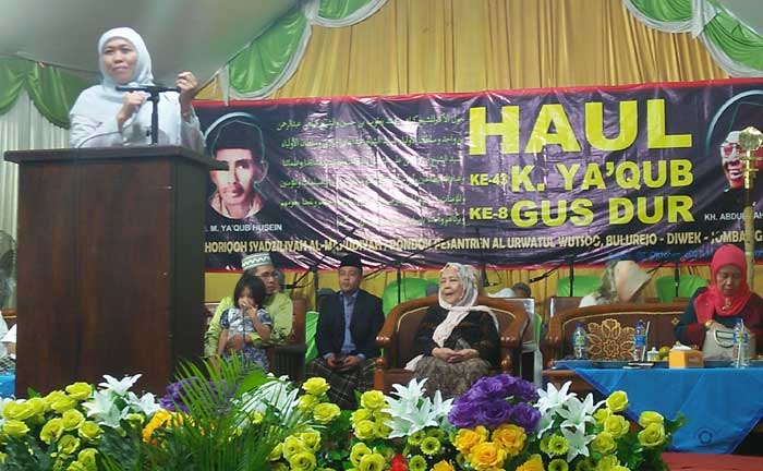 Menteri Sosial RI, Khofifah Indar Parawansa saat sambutan di Haul KH Ya
