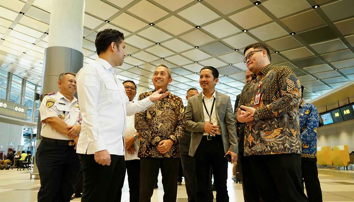 Bupati Kediri saat berbincang dengan Wagub Jatim. Foto: Ist