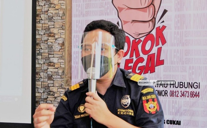 Fungsional Ahli Pertama Bea Cukai Madura, Tesar Pratama.