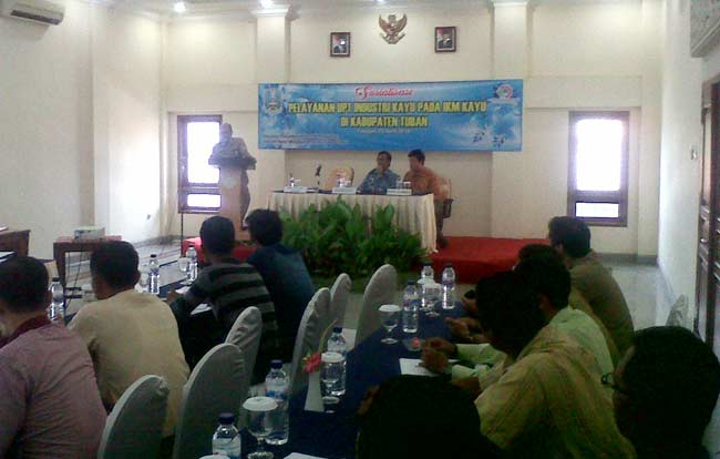 Disperindag Jatim Beri Pelatihan Pelaku IKM Kayu di Tuban