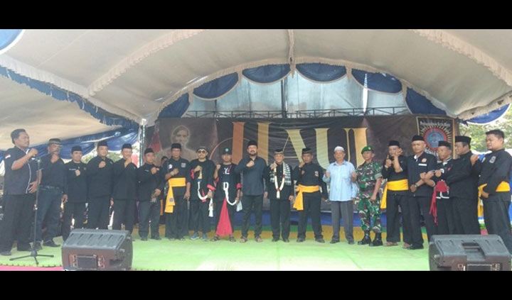 Pengasuh PSHW TM Pusat R. Agus Wiyono, S.Sos saat menghadiri Haul Ki Ngabehi Suro Diwiryo dan pengukuhan pengurus PSHW TM Cabang Ponorogo.