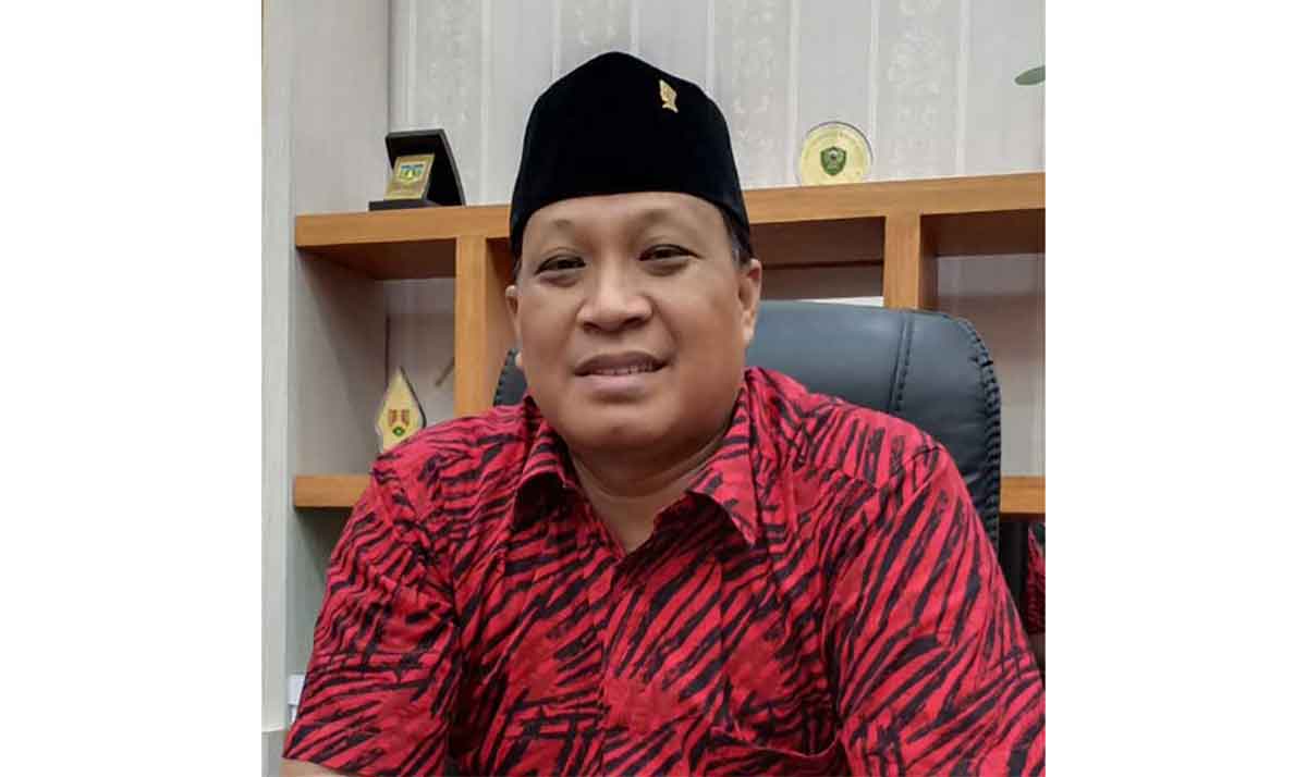 Ketua DPC PDIP Gresik, Mujid Riduan. Foto: Ist
