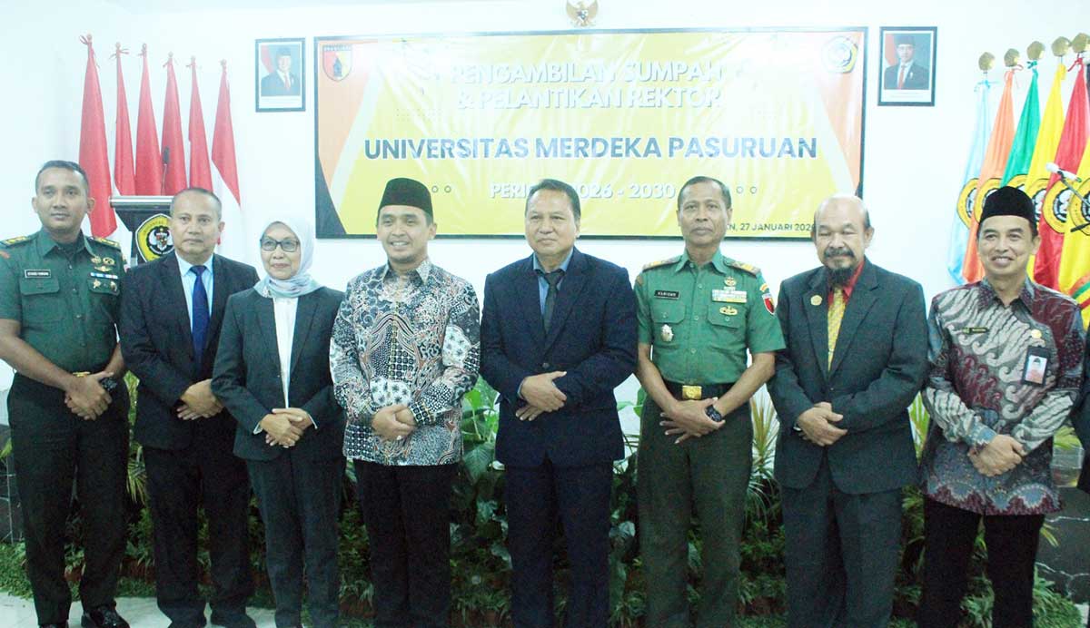 Wali Kota Pasuruan saat menghadiri pelantikan Rektor Unmer 2026-2030.