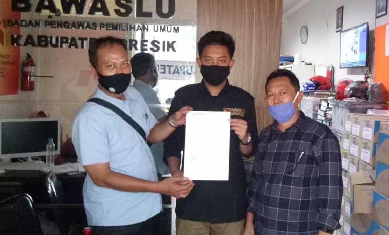 Tim Hukum dan Advokasi Paslon Niat ketika lapor ke Bawaslu. foto: ist.