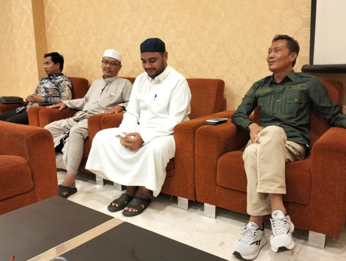  Maulan Sholehurin, S.H., sebagai penasehat hukum saat mendampingi Habib Ali bin abu bakar Assegaf Menantu Sekaligus Penasehat di Ponpes Dalwa. Foto: M. Andy Fachrudin/BANGSAONLINE