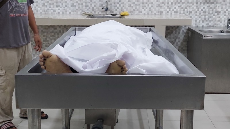 Jenazah AYE berada di kamar mayat RS Bhayangkara Polda Jatim
