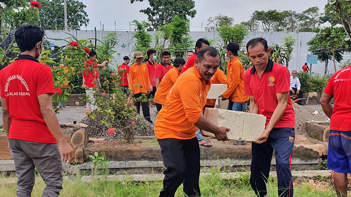Warga Binaan Lapas Surabaya Dibekali Keterampilan Pertukangan