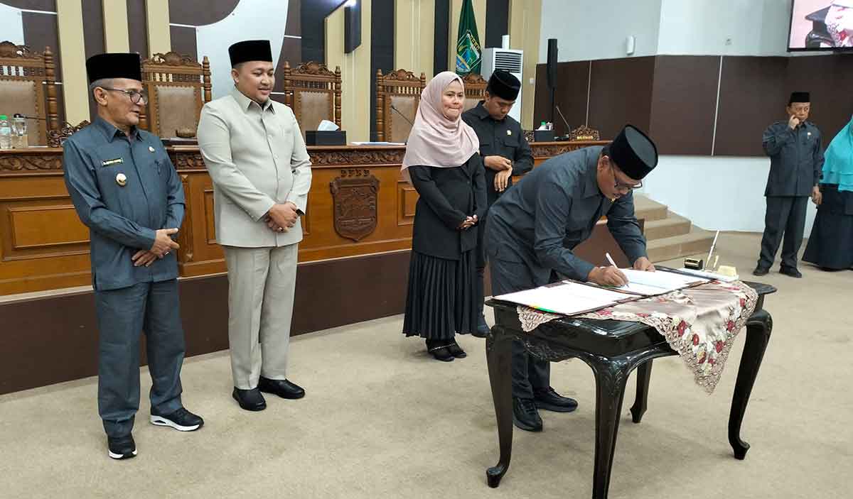 DPRD Kabupaten Pasuruan saat pengesahan KUA-PPAS 2026.