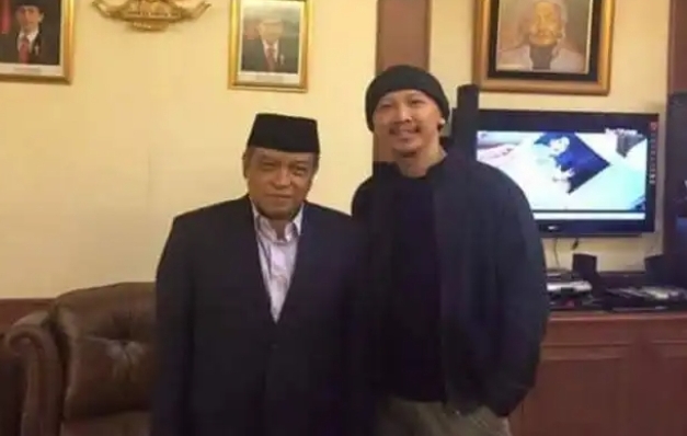 Foto Abu Janda dan KH Said Aqil Siroj yang sempat menghebohkan publik. foto: ist