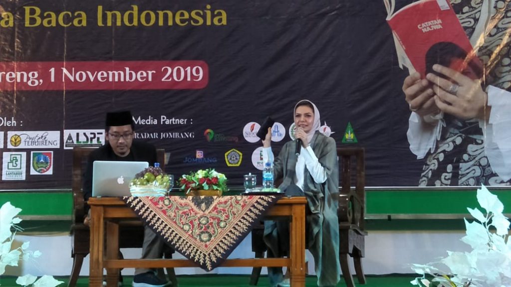 Najwa Shihab saat Talkshow di Pesantren Tebuireng Jombang Jawa Timur, Jumat (1/11/2019). foto: Tebuireng Online