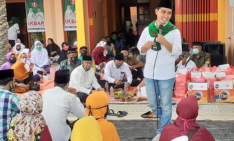 Cawabup Mojokerto, Gus Barra saat menyampaikan program pemberdayaan BUMDes di hadapan warga Kecamatan Jetis.