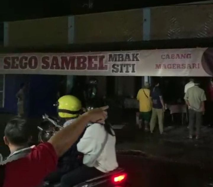 TKP Kebakaran di dekat lapangan Pagerwojo