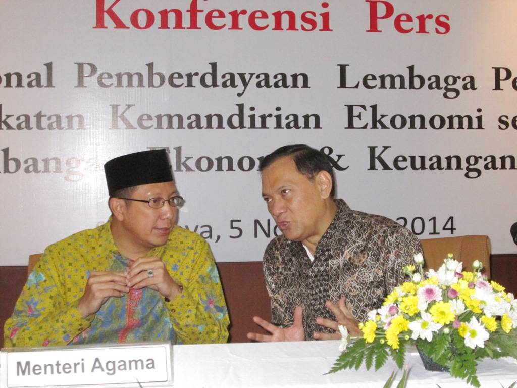 Menteri Agama Lukman Hakim Saifudin (kiri) didampingi Gubernur BI Agus DW Martowardojo. foto : nisa/bangsaonline