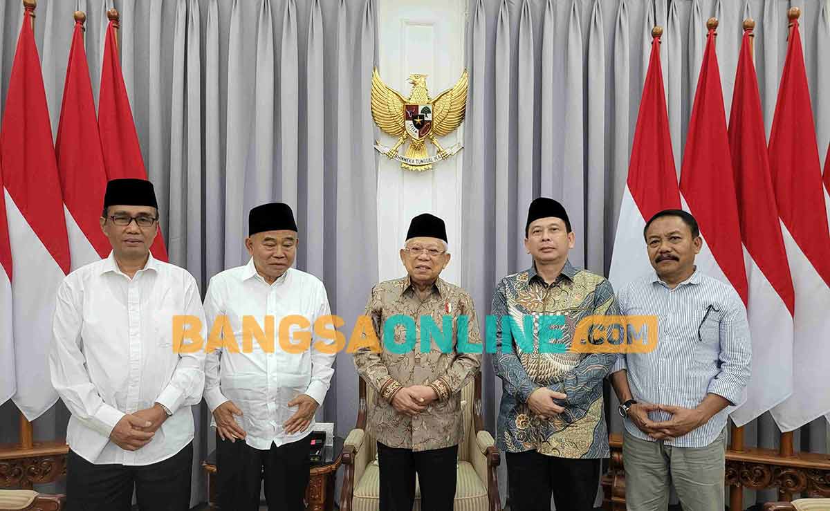 DARI KANAN KE KIRI: M Mas