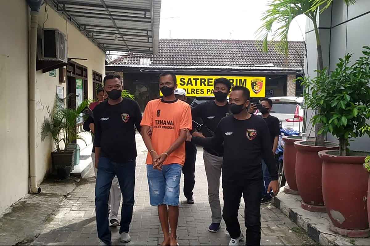 Pelaku curanmor berinisal MD (24) saat diamankan Polres Pamekasan.