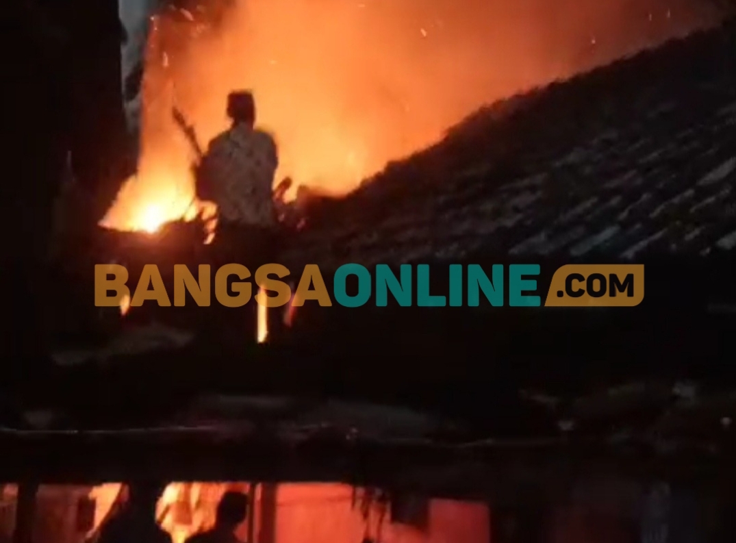 Kebakaran Bubarkan Acara Maulid Nabi di Rumah Warga Kecamatan Kota Pamekasan